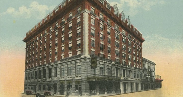 Discover the Beaux Arts-style architecture of the Battle House Renaissance Mobile Hotel & Spa.