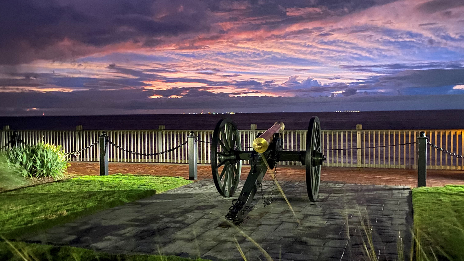 Spend a day exploring the nearby Meaher State Park, the USS ALABAMA, Bellingrath Gardens and Home, and The Fort of Colonial Mobile.