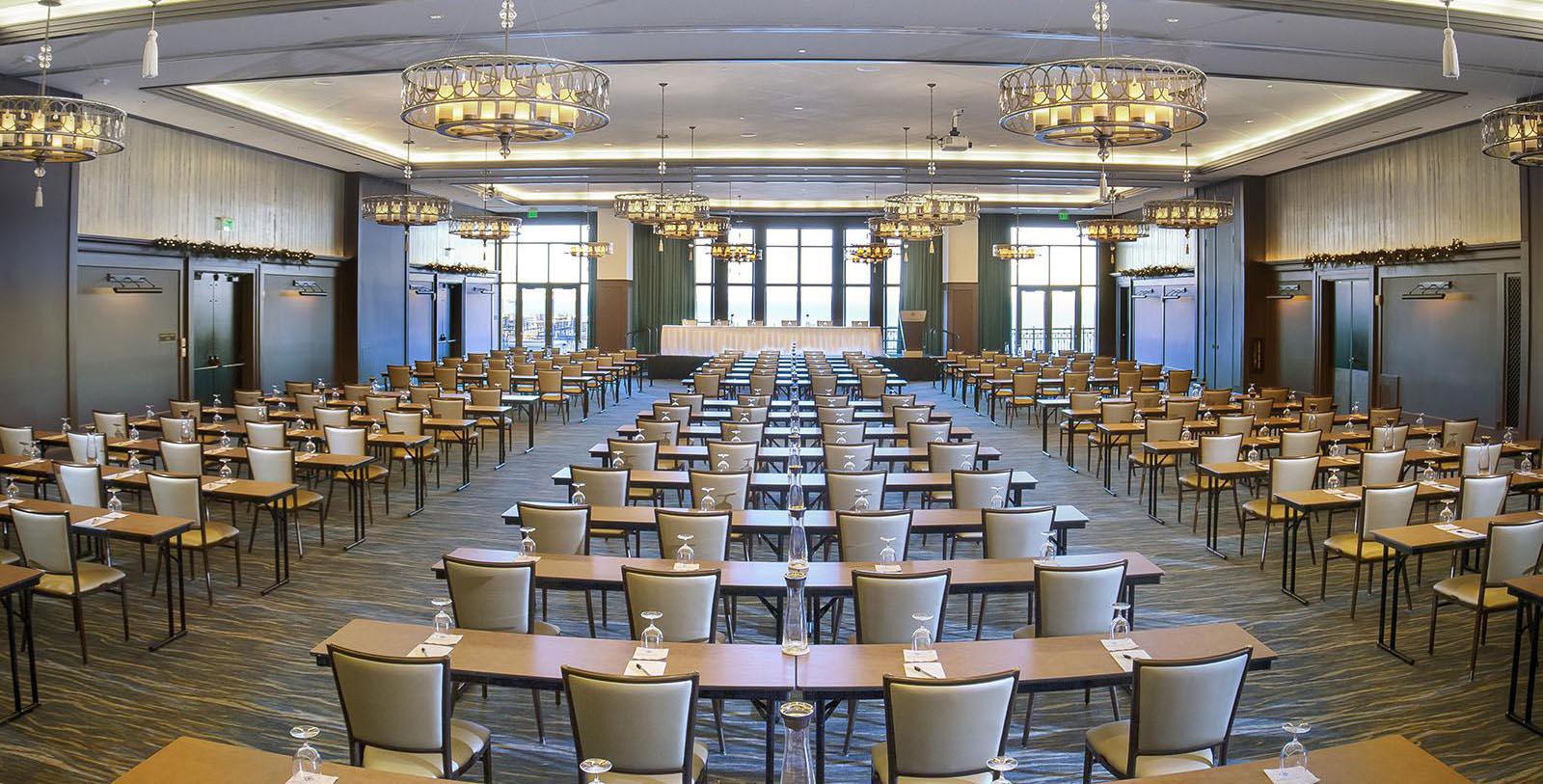 Discover the Art Modern architecture of The Edgewater.