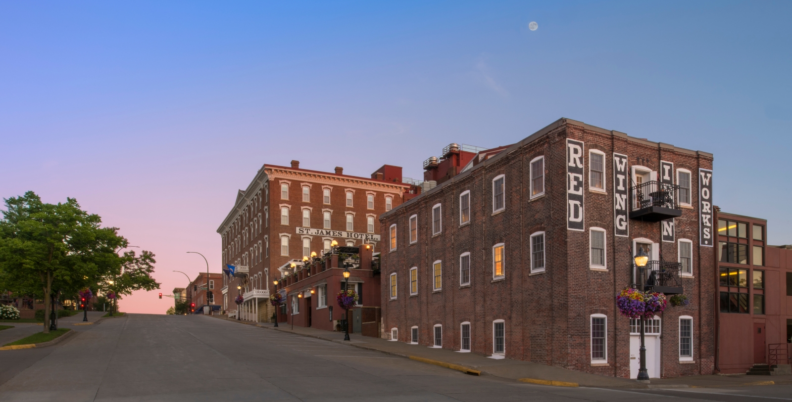 Image of Bar St. James Hotel, 1875, Member of Historic Hotels of America, in Red Wing, Minnesota, Hot Deals