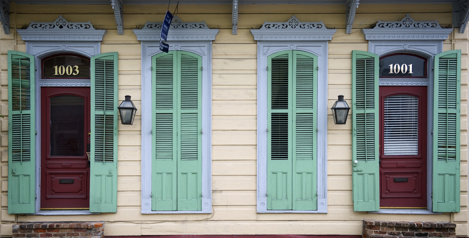 Experience Jean Lafitte National Historic Park, the House of Blues New Orleans, Bourbon Street, and Café Du Monde just a short walk away.