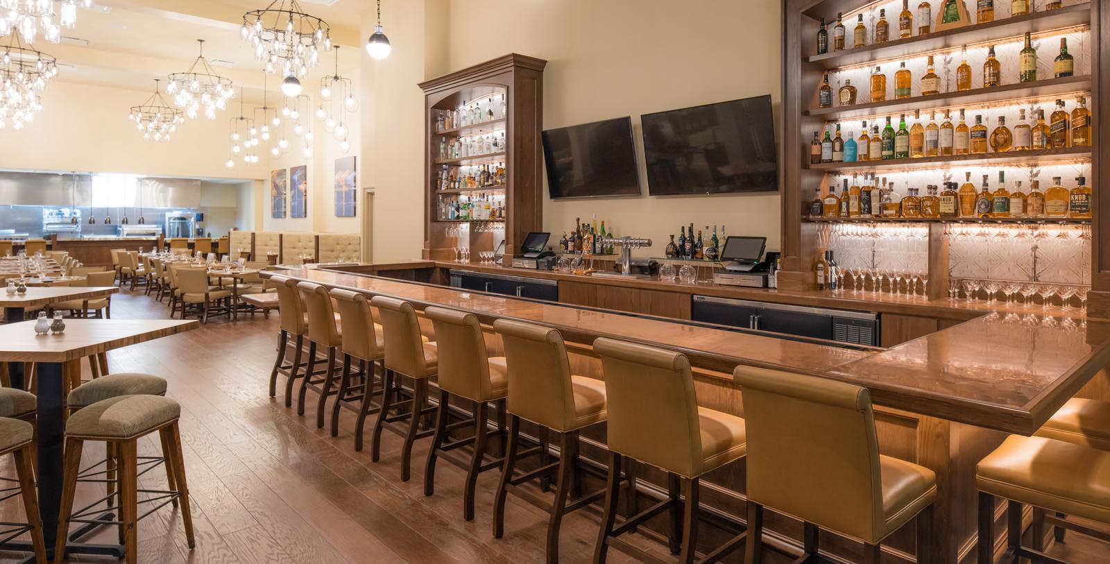 Taste the beignets at the iconic Café Du Monde.