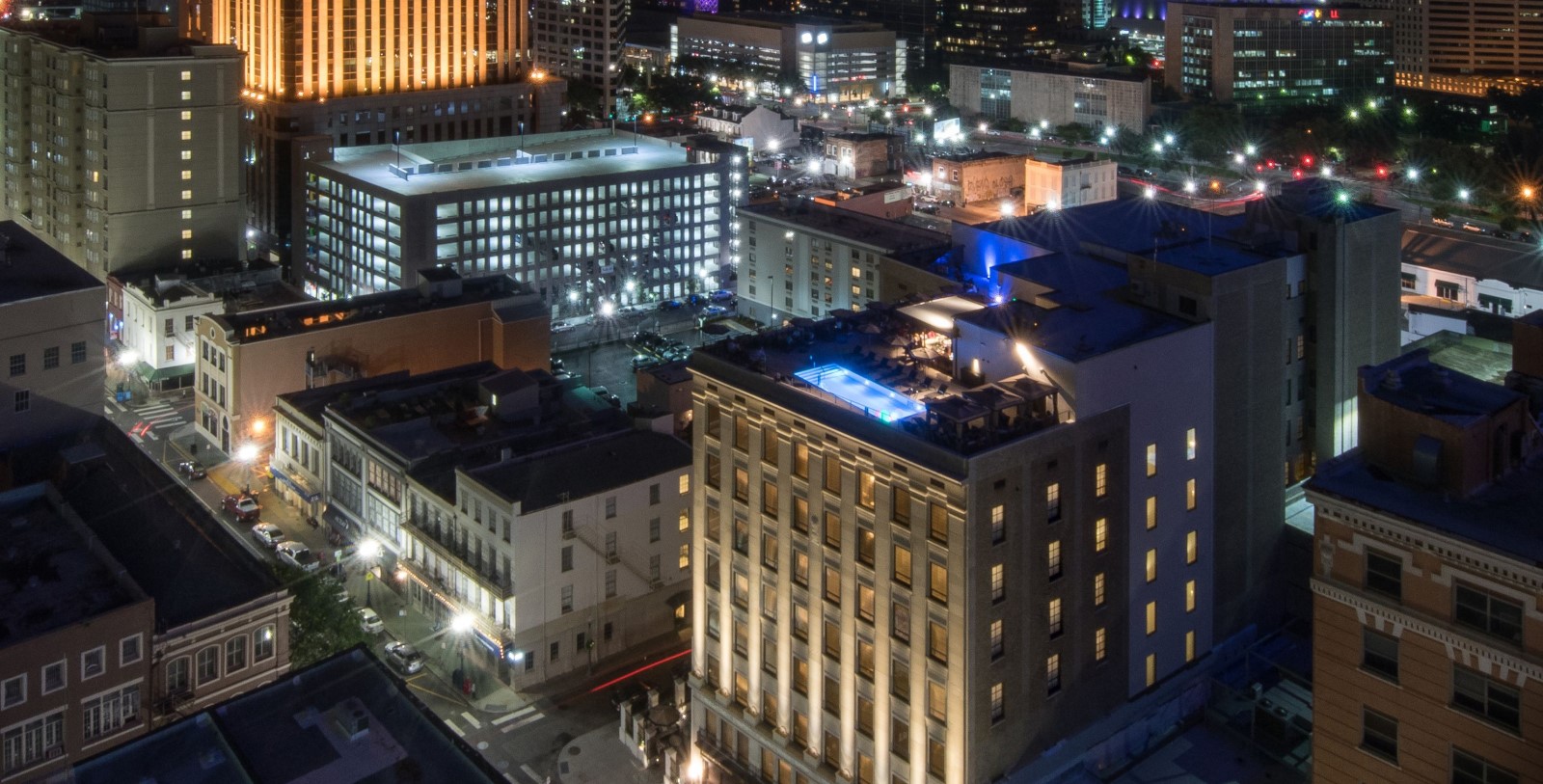 Explore Orpheum Theater, Saenger Theatre, and Champions Square just blocks away. Discover the Garden District, Warehouse District, Canal Place.