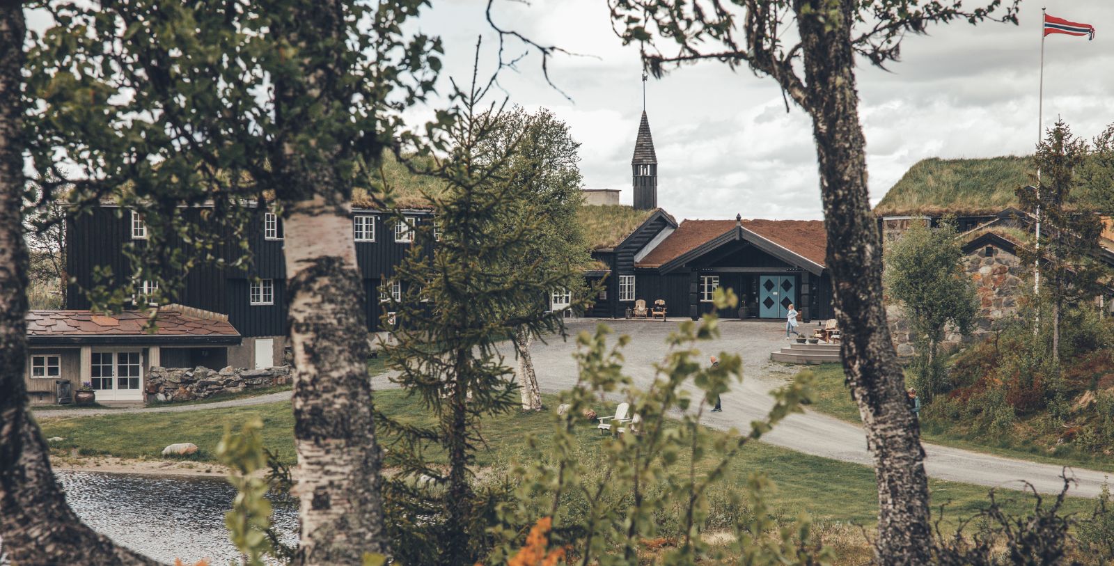 Discover the wonderful blend of Norwegian vernacular motifs at Danebu Kongsgaard.