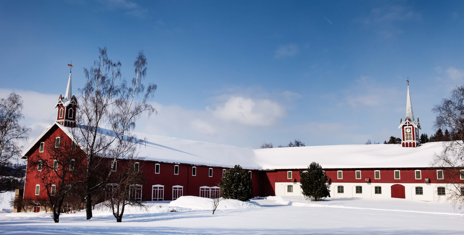 Discover the wonderful blend of Norwegian vernacular motifs known as “byggeskikk”.