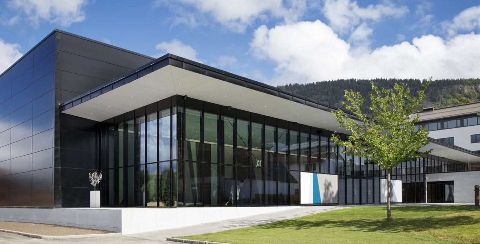 Explore the Akerhus Fortress (Akerhus Festning) along the shoreline of Oslo harbor.