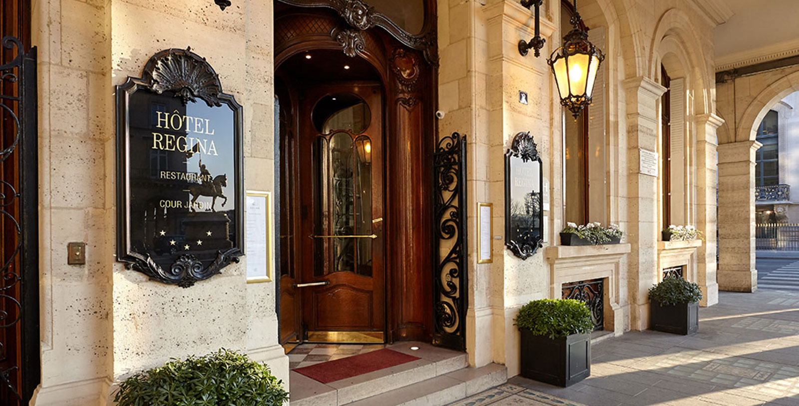 Explore the Sainte-Chapelle just moments away.