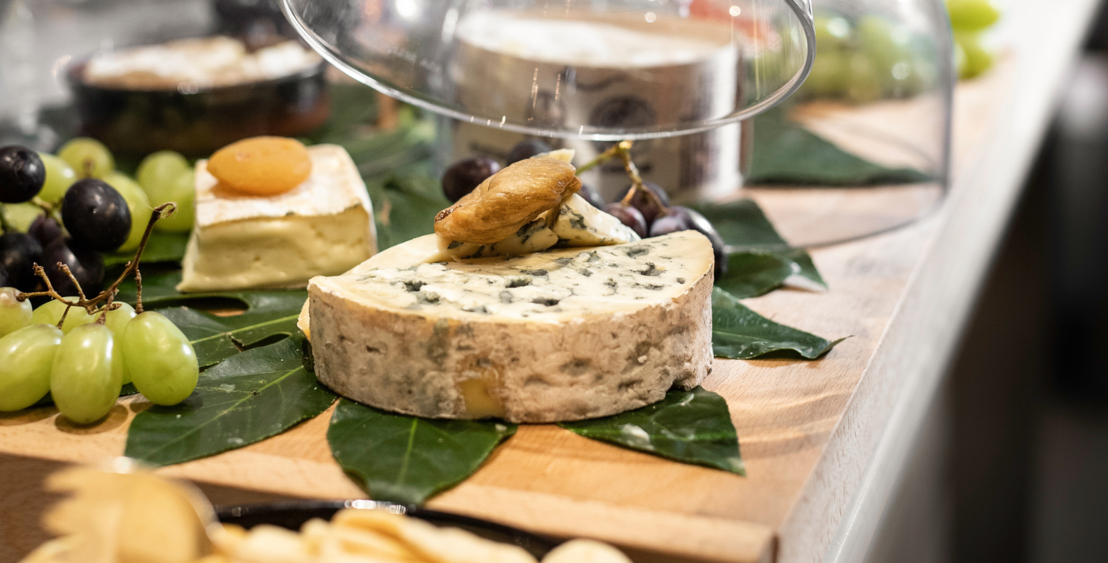 Taste why Paris has long been considered one of the gastronomic capitals of the world, from its humble boulangeries to the tantalizing diversity of its more than 110 Michelin-starred restaurants.