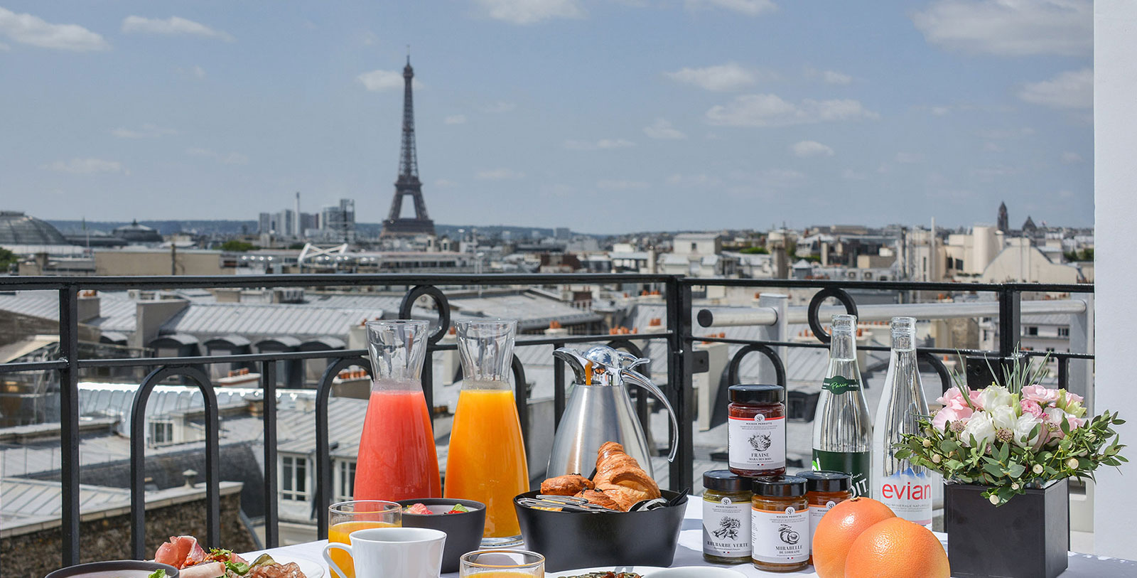 Experience the beautiful pathways of the Jardin des Tuileries.