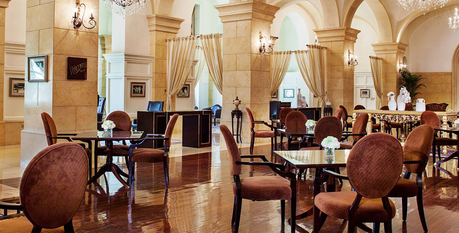 Taste ahand-crafted cocktail, fine wine, or artisan beer at the historic Writers Bar.