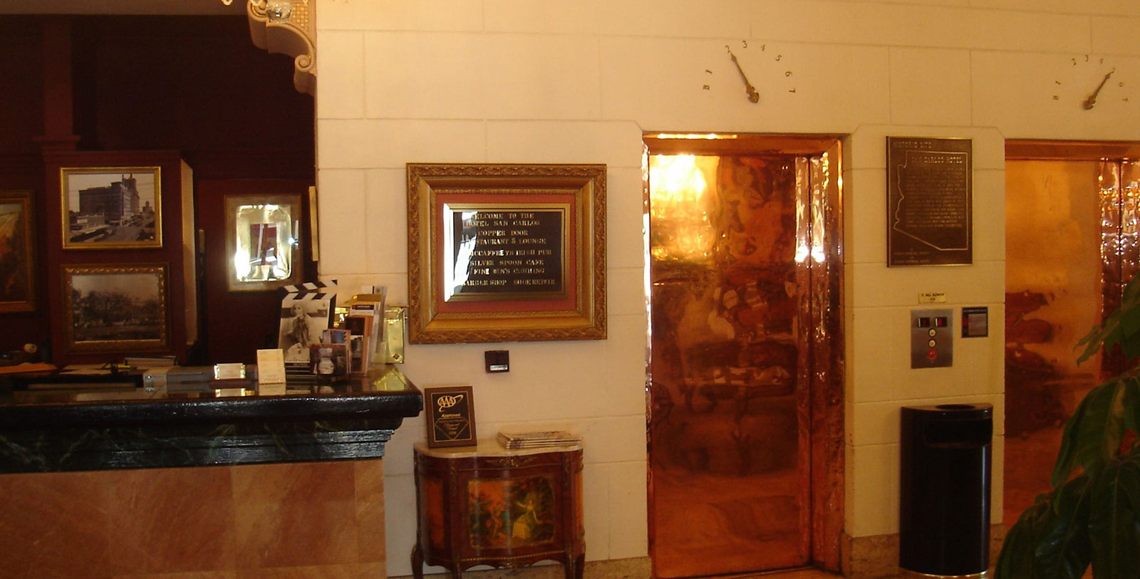 Taste fine French and Vietnamese fusion at the Hotel San Carlos's Bonjour Vietnam.