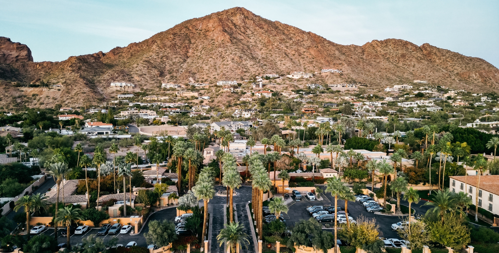 Explore the Desert Botanical Garden, the Phoenix Zoo, and the Echo Canyon Recreation Area nearby. Spend a day discovering Sedona/Oak Creek Canyon.