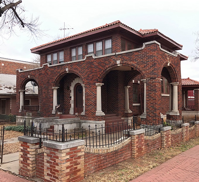 Historic Lyons Mansion