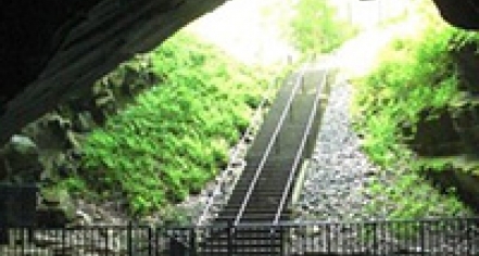 Penn's Cave & Wildlife Park