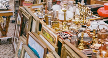 Feira Da Ladra Flea Market (Thieves' Market)