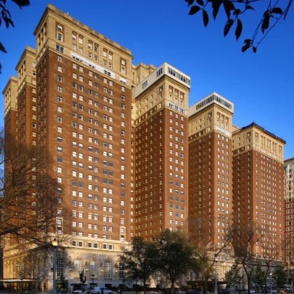 Hilton_Chicago.jpg