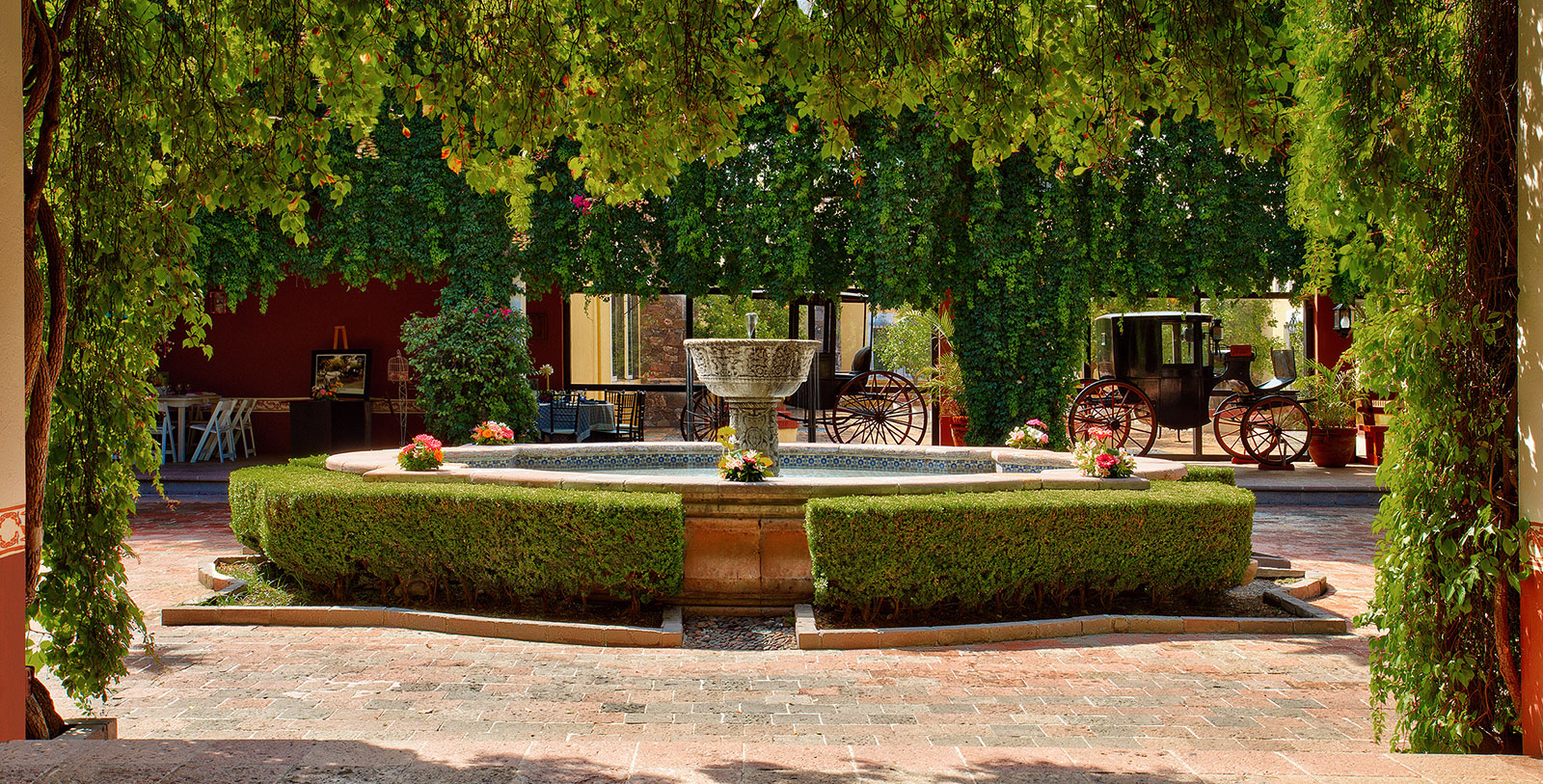 Explore the Acueducto de Querétaro.