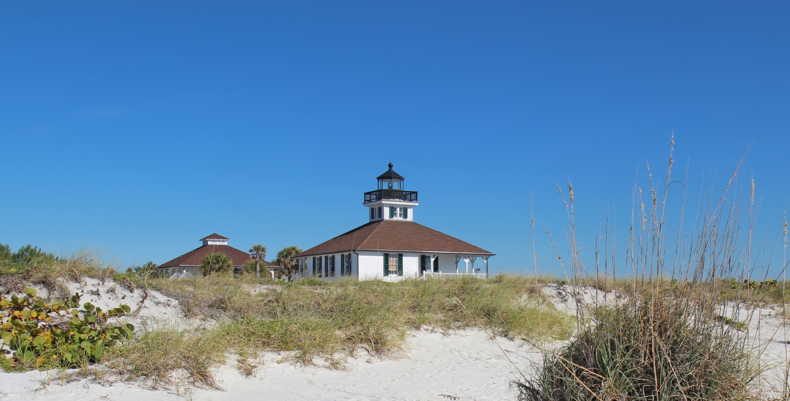 Discover the landmarks of Gasparilla Island.