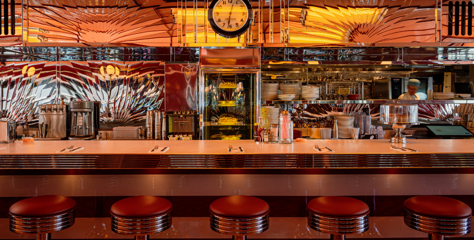 Taste the hotel’s revitalized new options, from all-day diners to trendy bars.