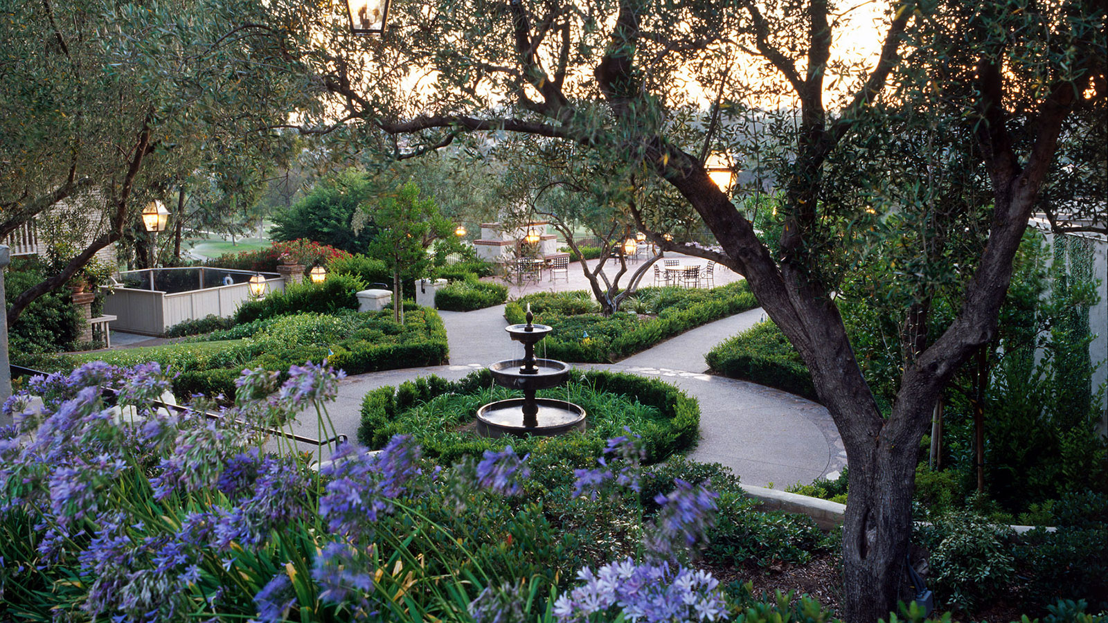 Image of Hotel Courtyard, Rancho Bernardo Inn, 1963, Member of Historic Hotels of America, San Diego, California, Explore