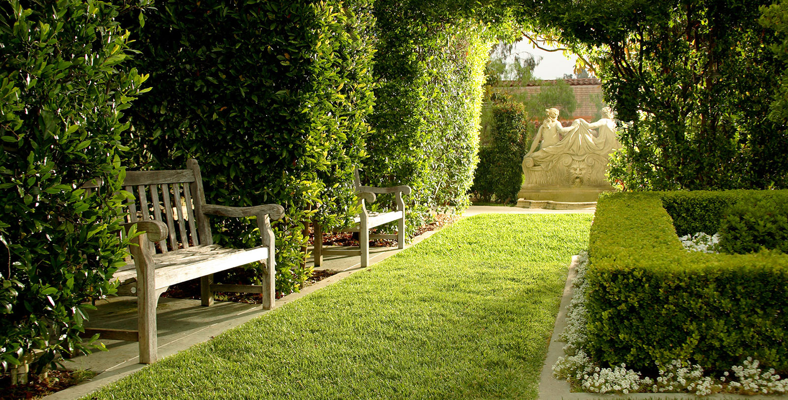 Discover La Fontana di Santiago and the 20 other magnificent fountains that reside throughout the grounds.