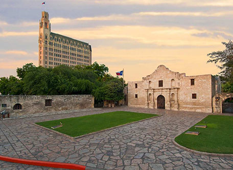 Image of Entrance The Emily Morgan San Antonio - a DoubleTree by Hilton Hotel, 1924, Member of Historic Hotels of America, in San Antonio, Texas, Special Offers, Discounted Rates, Families, Romantic Escape, Honeymoons, Anniversaries, Reunions