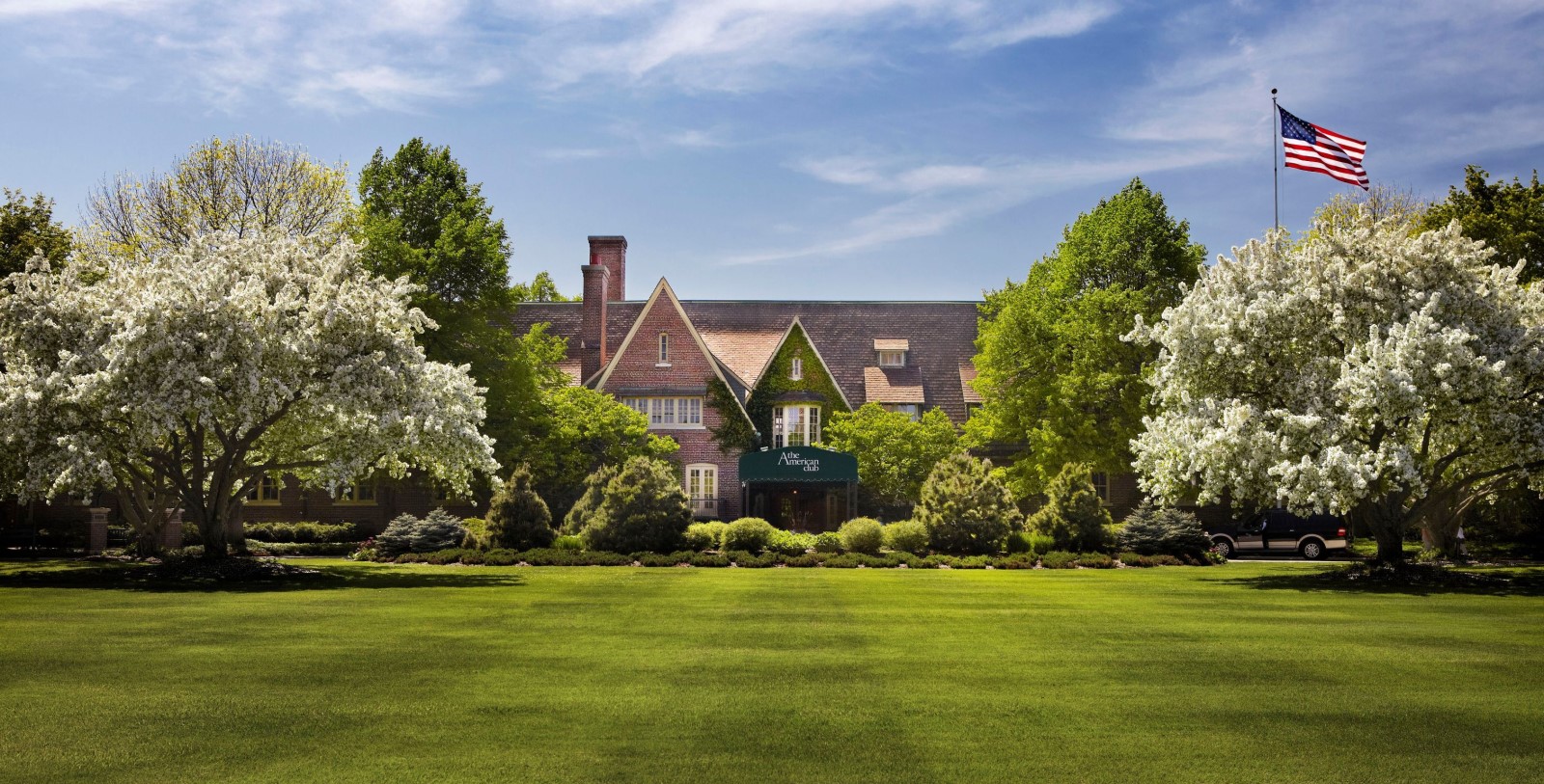 Discover the John Michael Kohler Arts Center, Whistling Straits, beautiful shores of Lake Michigan, and horseback riding at River Wildlife nearby.