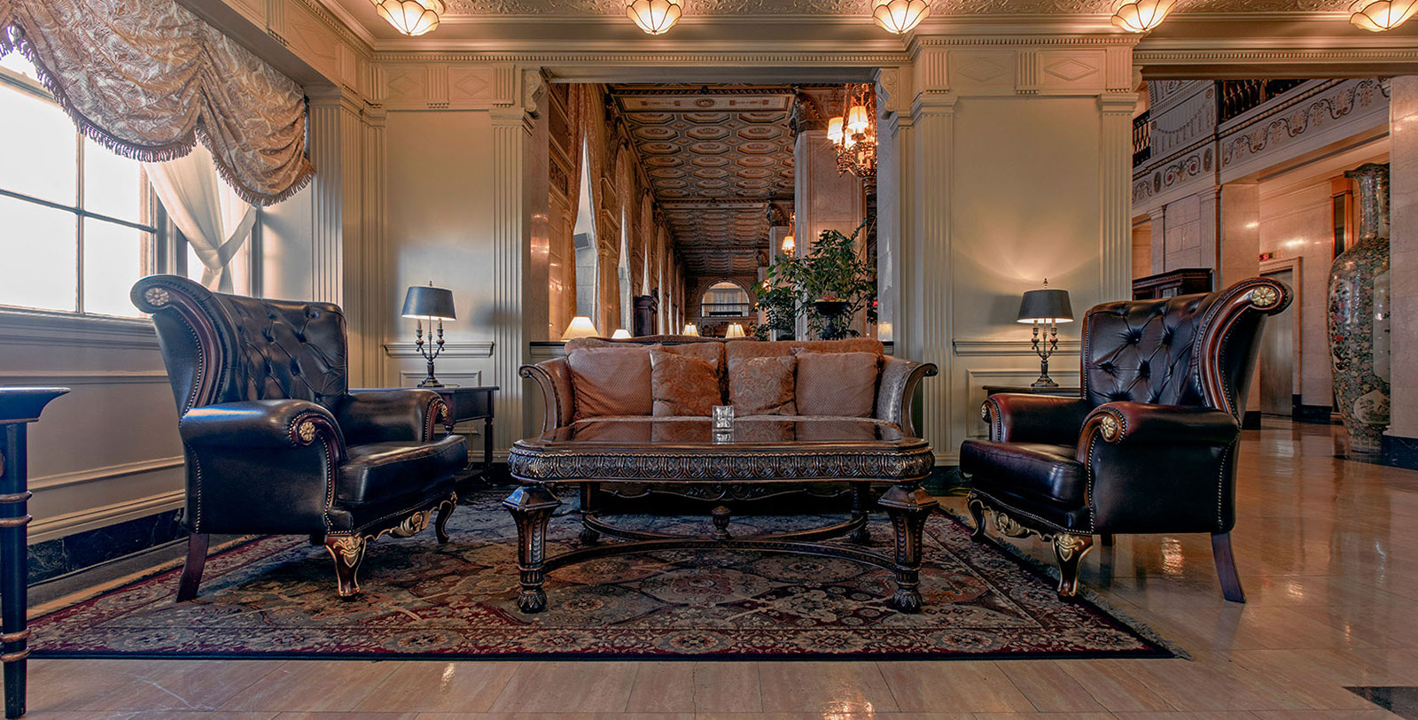 Experience the Louisville Palace Theatre, the Kentucky Derby Museum, and the Kentucky Center for the Performing Arts just moments away.