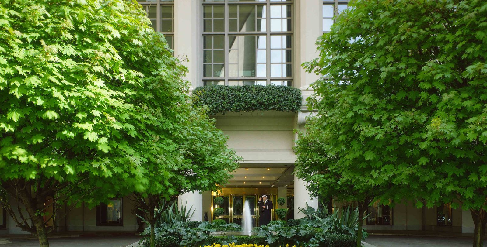 Discover the Italian Renaissance-style façade of Fairmont Olympic Hotel - Seattle.