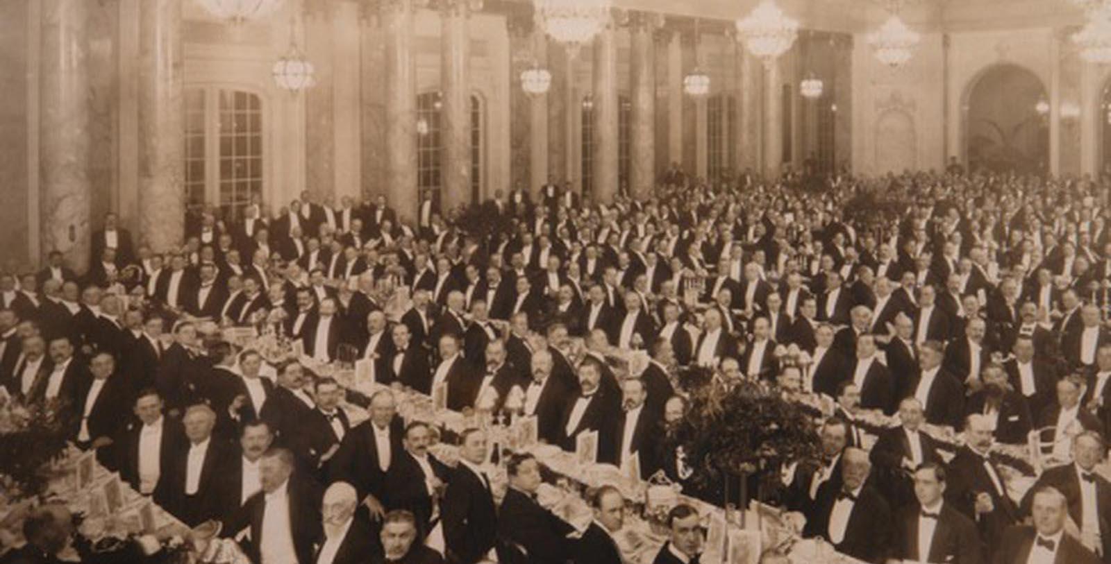 Discover the elegance of the Palace Hotel, the first luxury hotel in San Francisco.