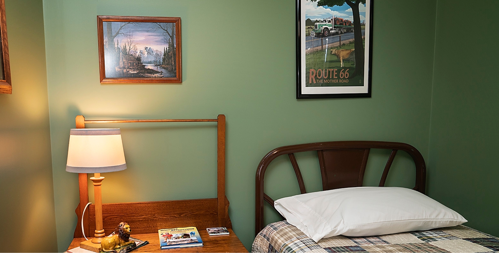 Image of Guestroom of Rockwood Motor Court, (1929) a Member of Historic Hotels of America in Springfield, Missouri.