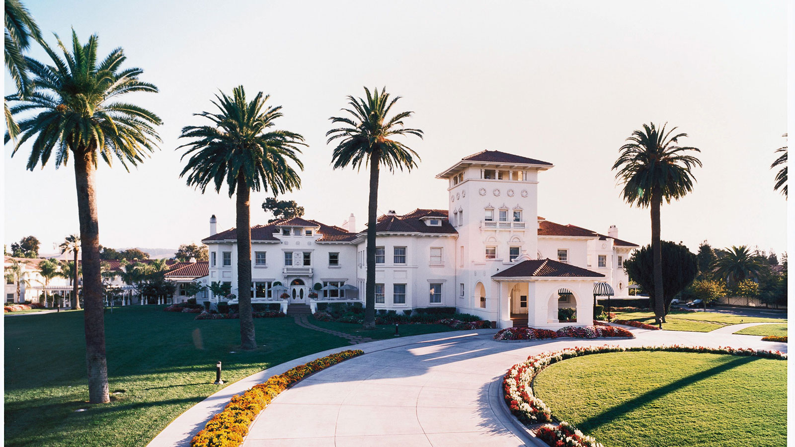 Hayes Mansion San Jose, Curio Collection by Hilton