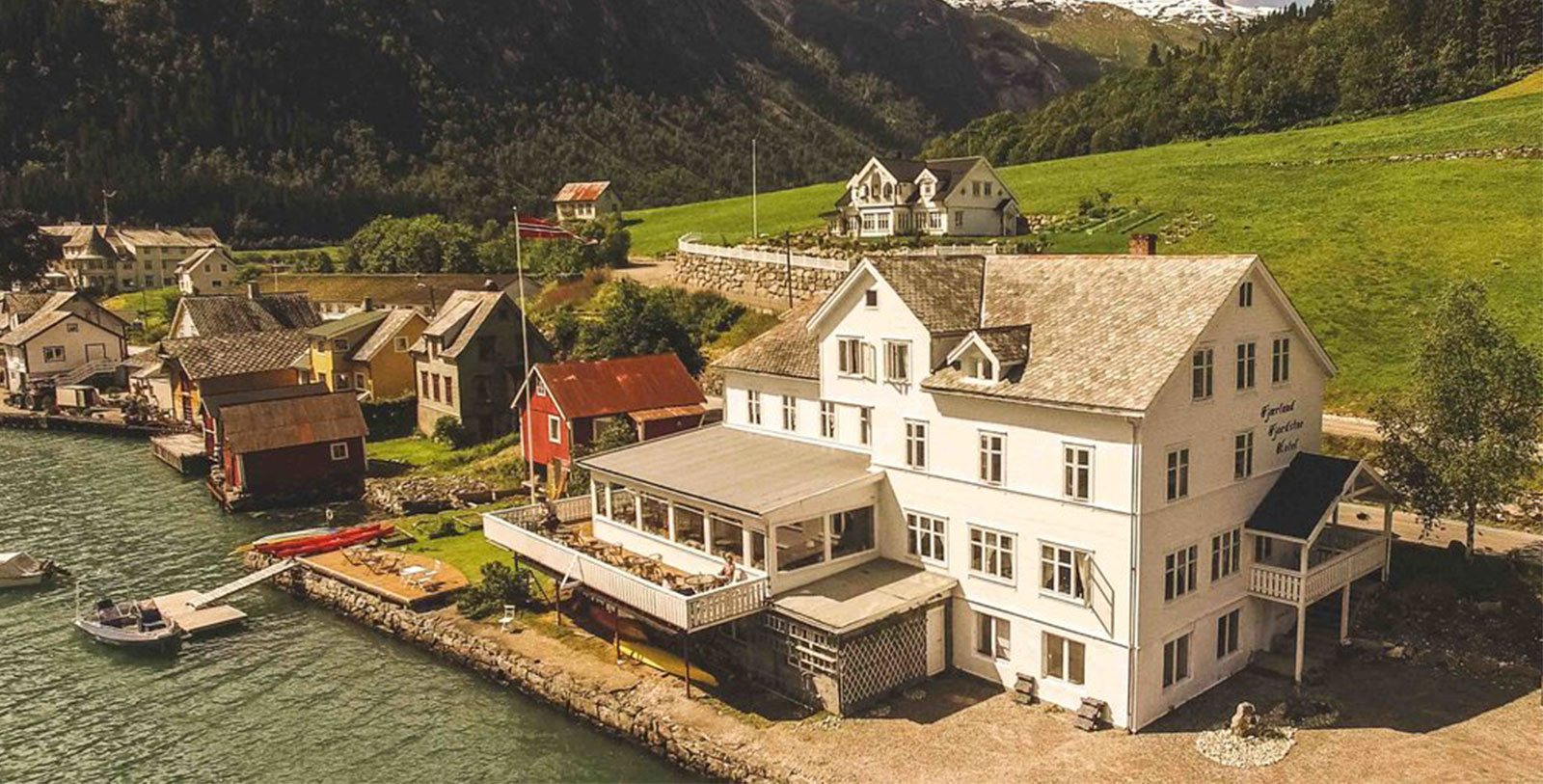 Discover the historical character of the Fjærland Fjordstove Hotel & Restaurant