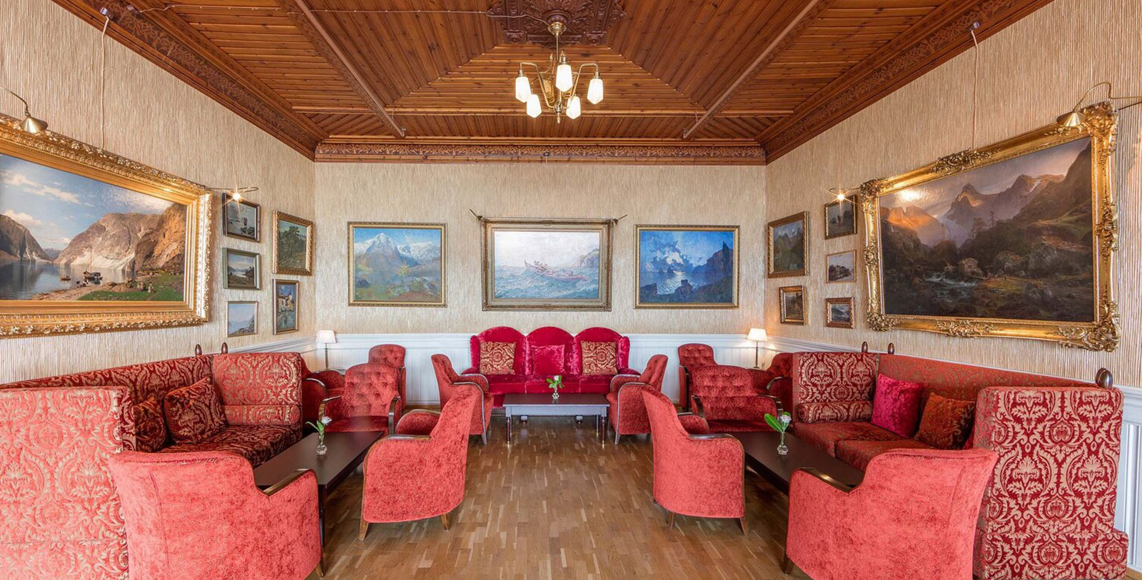 Experience the Hanseatic Museum and Schøtstuene in downtown Bergen.