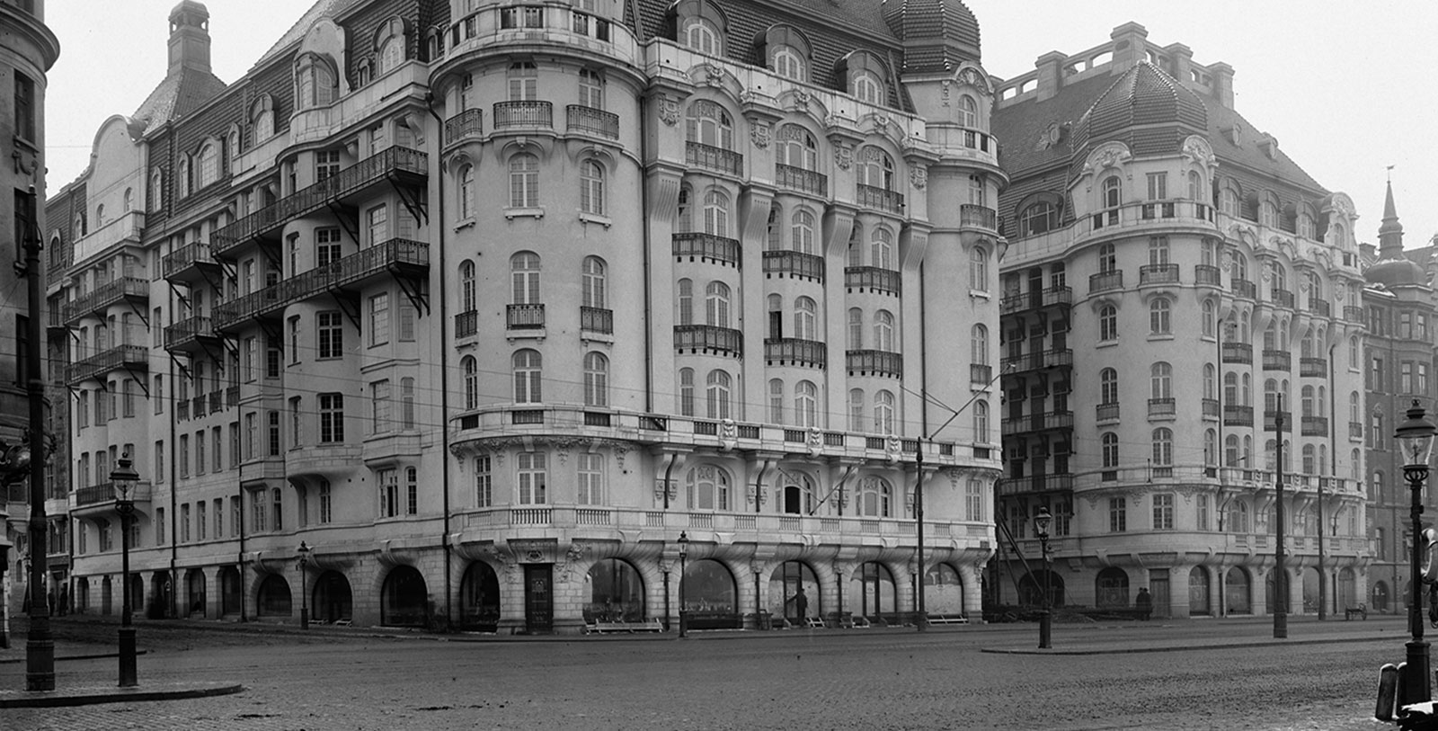 Discover the amazing Art Nouveau architecture of the Hotel Diplomat.