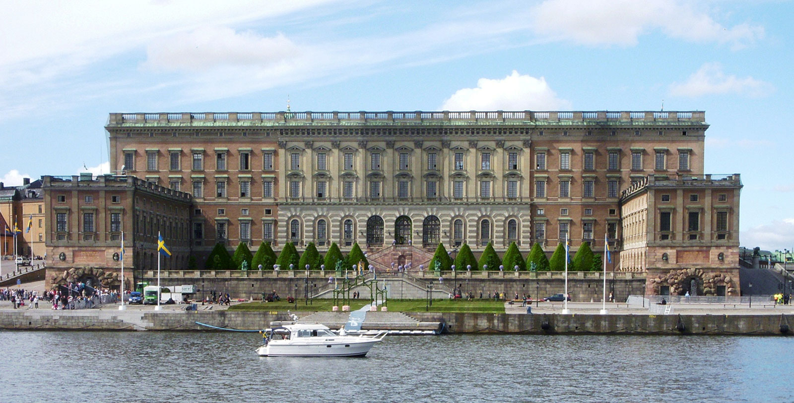 Explore the heritage of Sweden’s Royal Family at the iconic Kungliga Slottet (The Royal Palace).