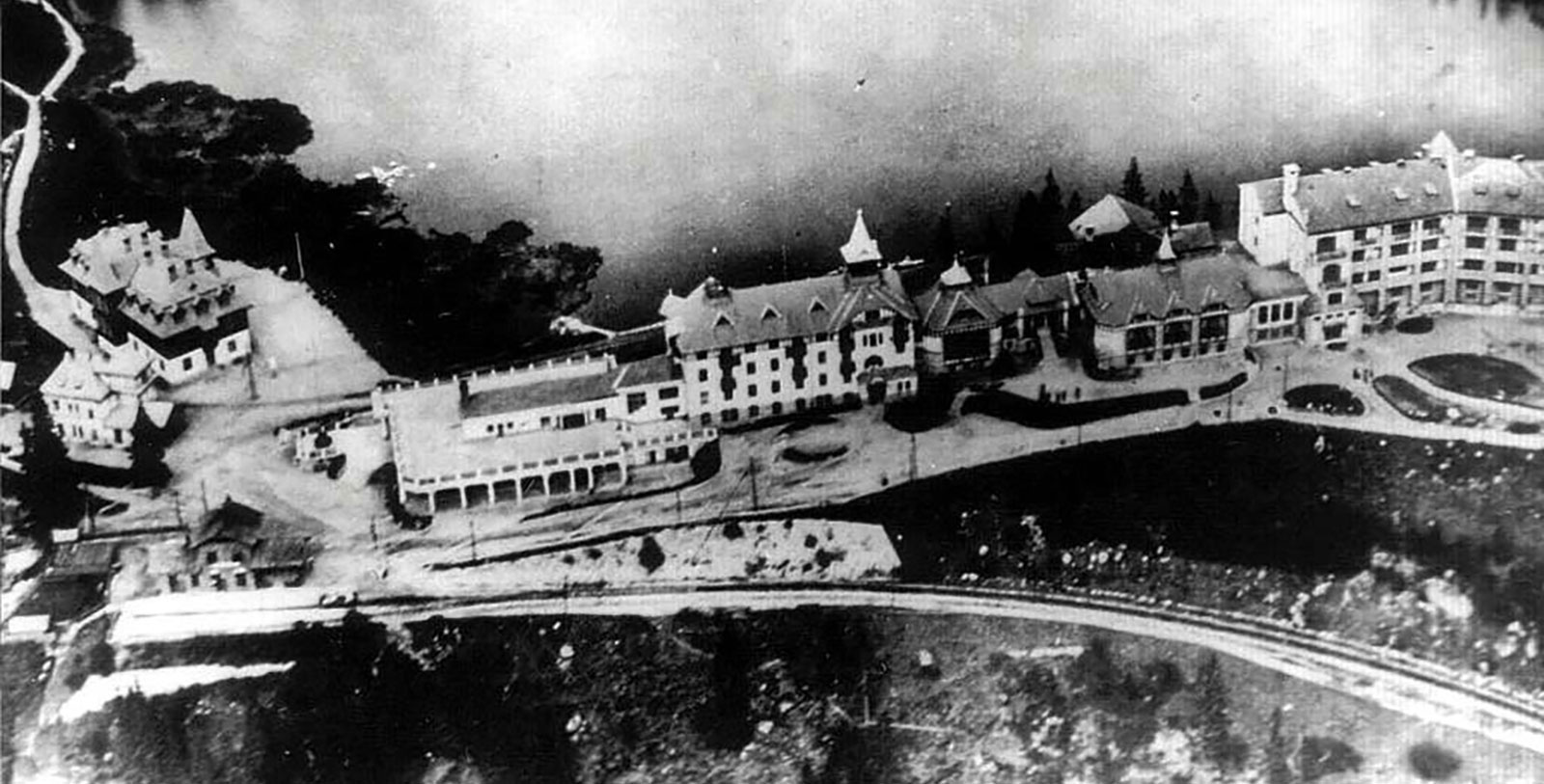 Discover the eclectic historical façade of the Grand Hotel Kempinski High Tatras.