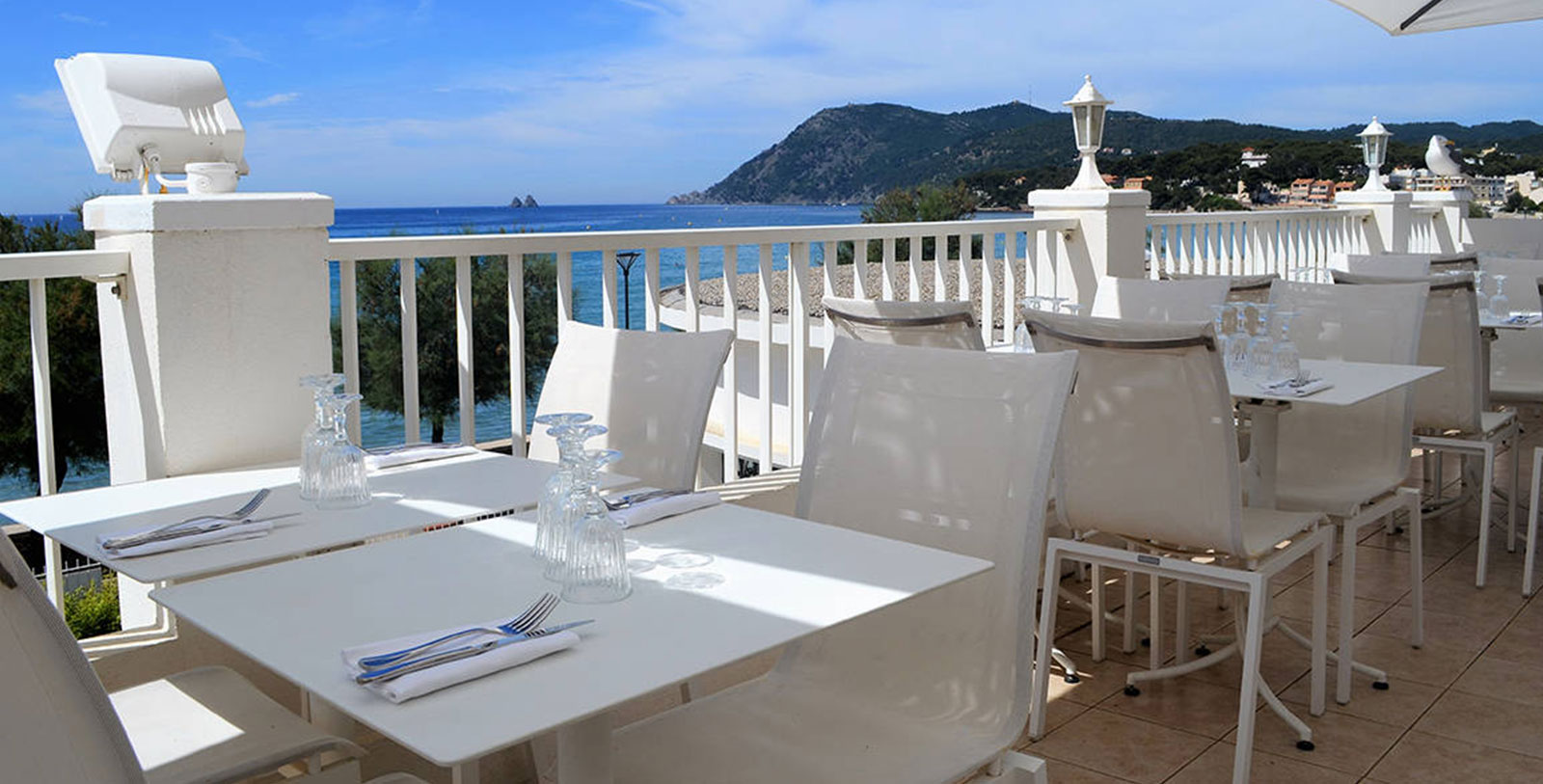 Experience stunning views of the entire region from Mont Faron.