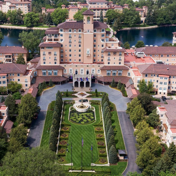 Image_of_Gardens_at_The_Broadmoor_1918_Member_of_Historic_Hotels_of_America_in_Colorado_Springs_Colorado.png