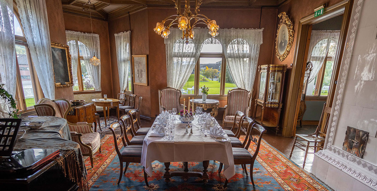 Explore the Nidaros Cathedral (Nidaros Domkirke) in Trondheim.