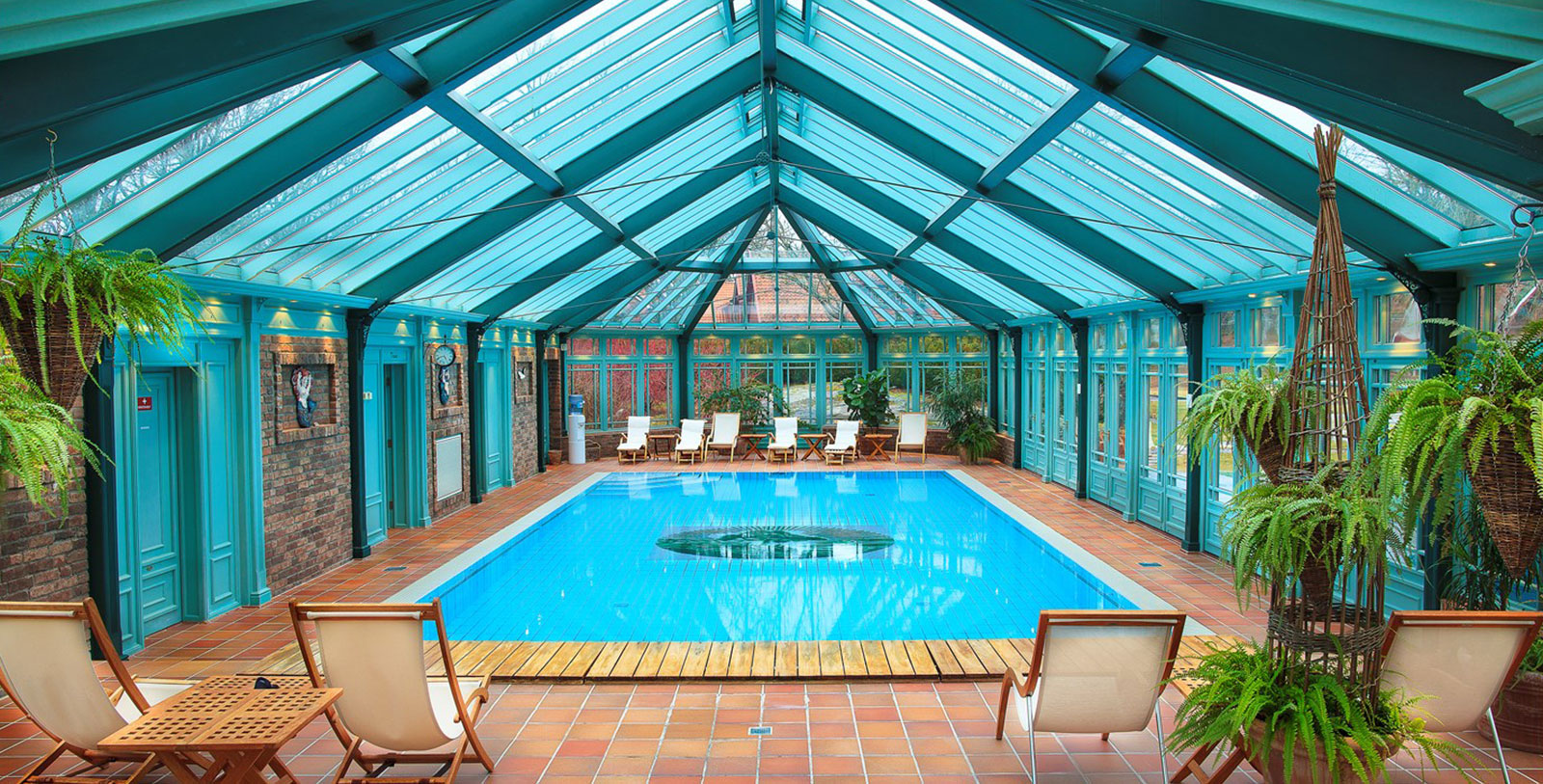 Experience a relaxing day of pampering at Engø Gård's spa bathhouse.