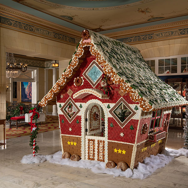 The-Broadmoor-Gingerbread-2021.jpg