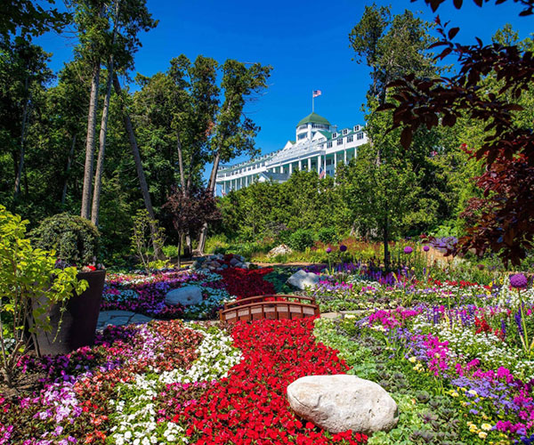 Grand-Hotel-Mackinac-Secret-Garden-2.jpg