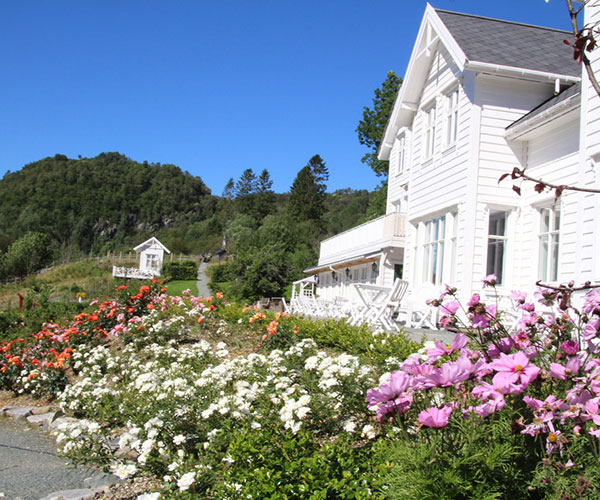 Haaheim-Gaard-Uggdal-Norway-Gardens.jpg
