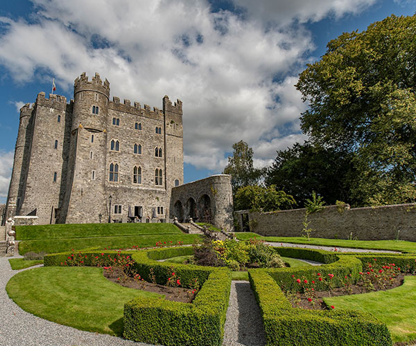 Kilkea-Castle.jpg