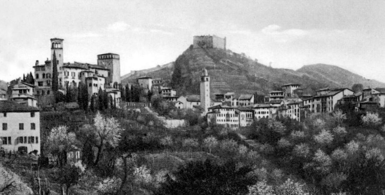 Discover the gorgeous historic accommodations of the Hotel Villa Cipriani.