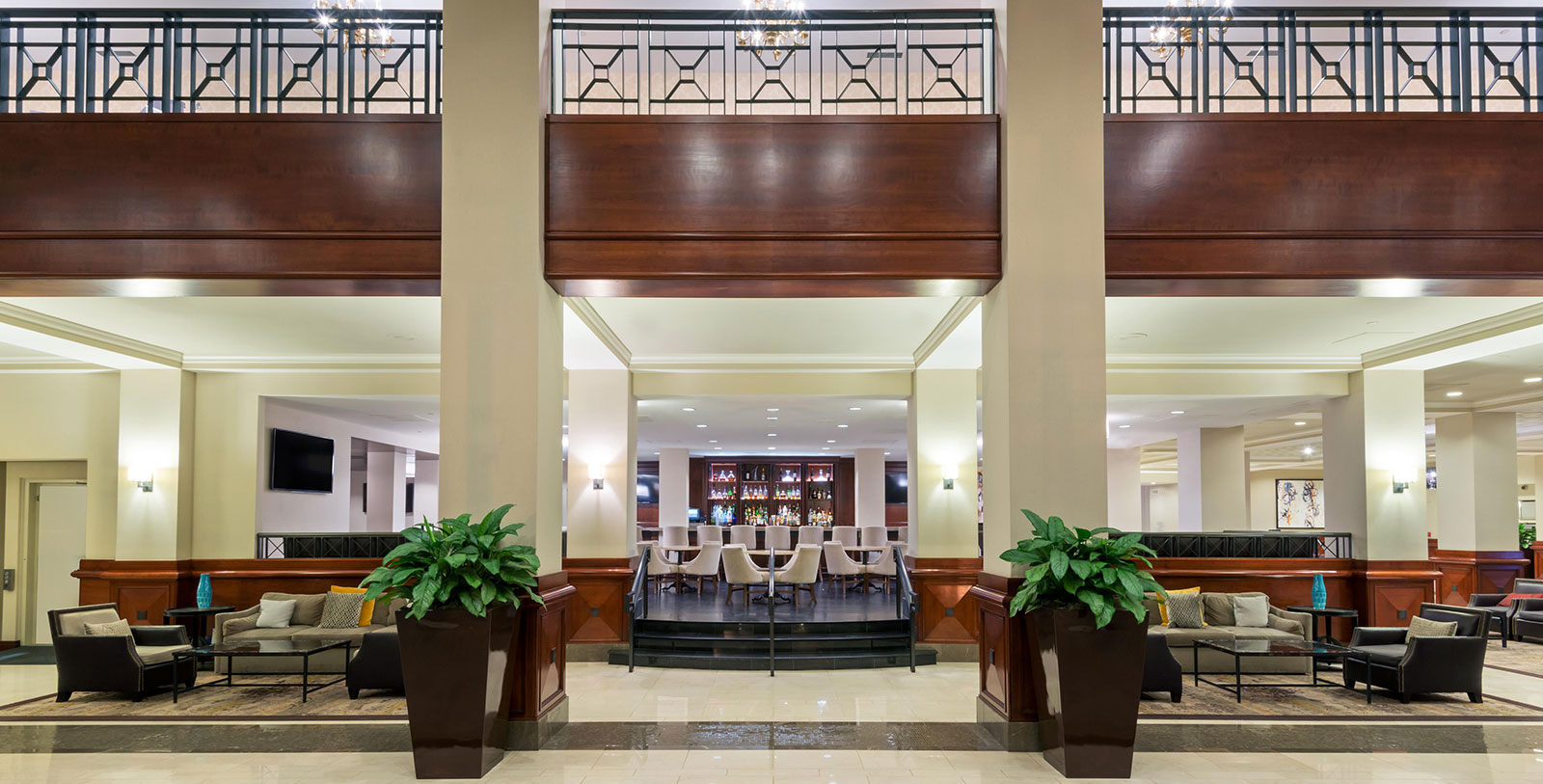 Explore Lafayette Square, the White House, the Lincoln Memorial, the Jefferson Memorial, and the Washington Monument just moments away.