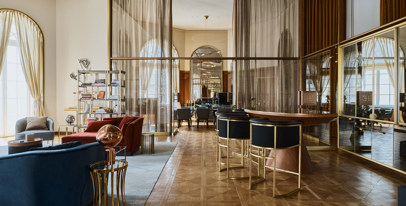 Discover the Presidential Palace, Teatr Wielki, and the landmarks of Saxon Garden just moments away.