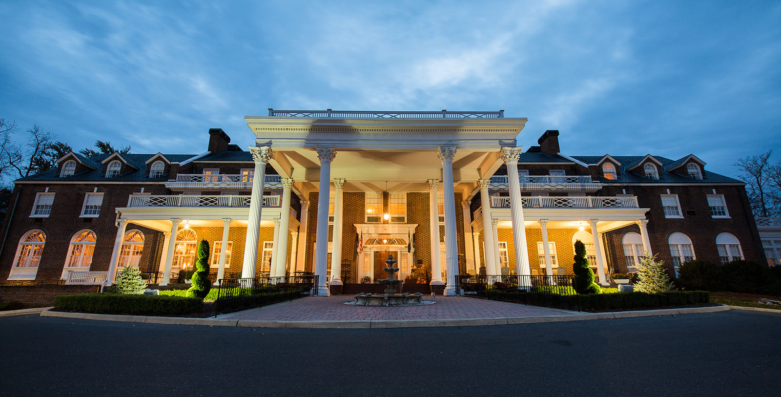 Image of Hotel Exterior The Mimslyn Inn, 1931, Member of Historic Hotels of America, in Luray, Virginia, Special Offers, Discounted Rates, Families, Romantic Escape, Honeymoons, Anniversaries, Reunions