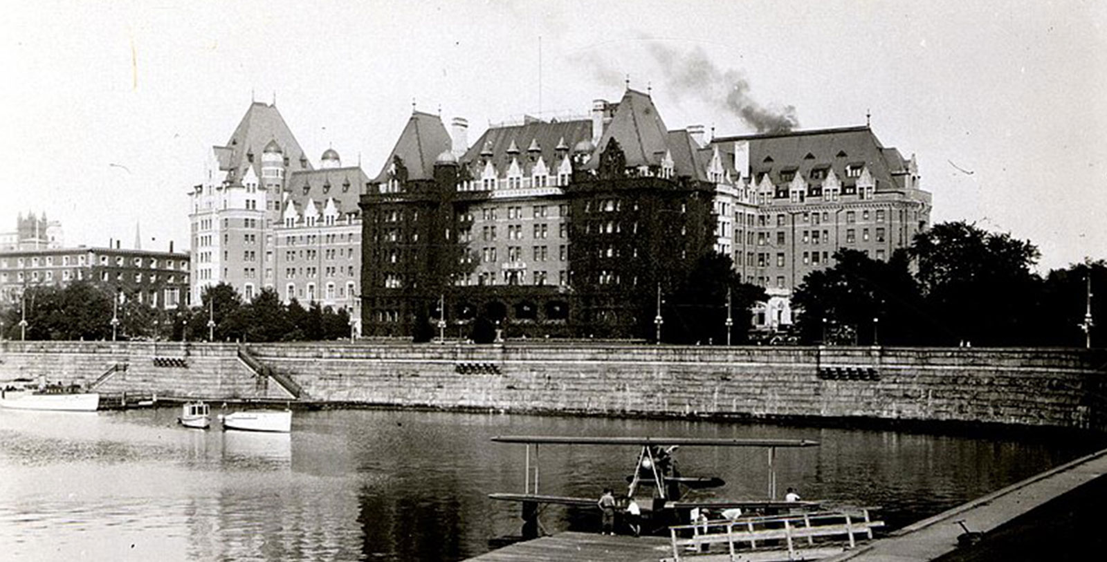Discover the beautiful Palm Court at the Fairmont Empress.